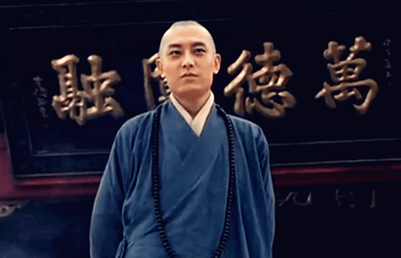 赶巧当日吴慈仁不在家中,唯他娘子郑氏在家,一见是佛爷上门,又是给