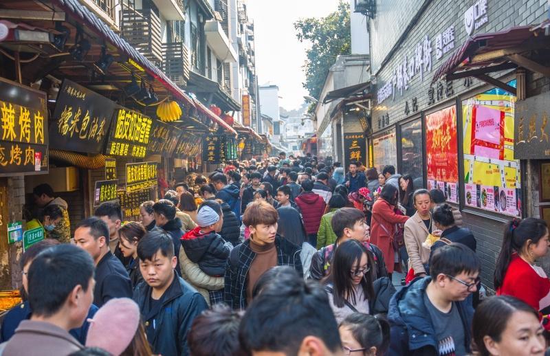 從武漢戶部巷望去:全國都有一條本地人不會去的小吃街