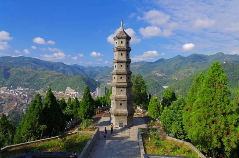 山清水秀略阳以山地为主治在象山之南曰