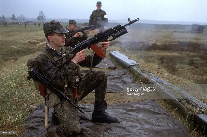 战斗力超强苏联时期的空降兵进行集训