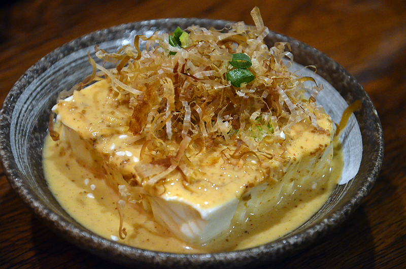 小菜凉菜:胡麻豆腐白嫩清新,酱汁够味;芝麻八爪鱼紧实q弹,鲜美可口