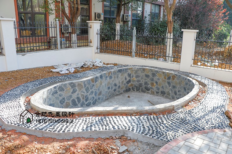 小区庭院挖了个鱼池其他业主纷纷效仿太赞了