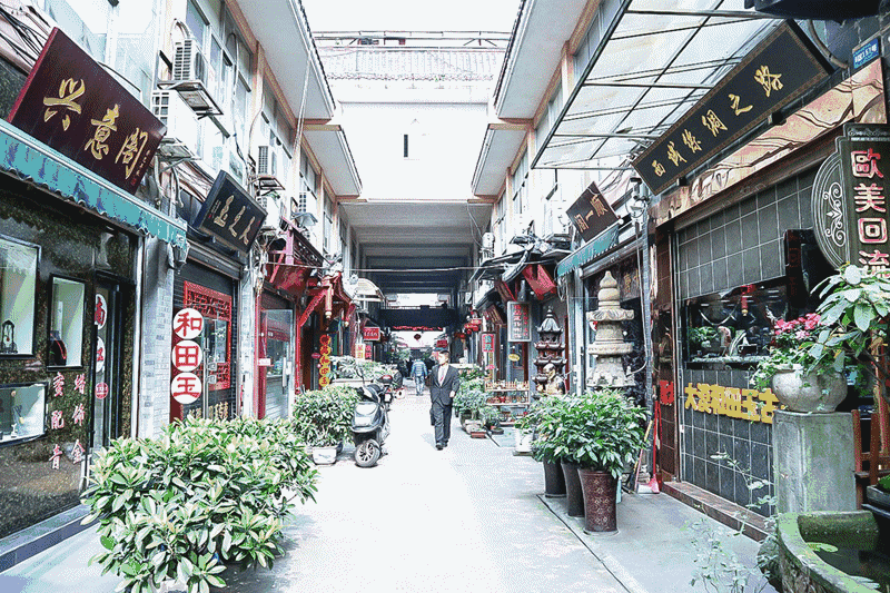 西部最大的旧货古玩市场老成都人都来这儿淘宝