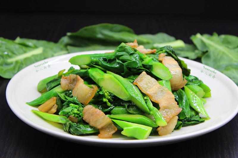 五花肉不一定要红烧,搭配芥兰一起炒,好吃到舔盘子