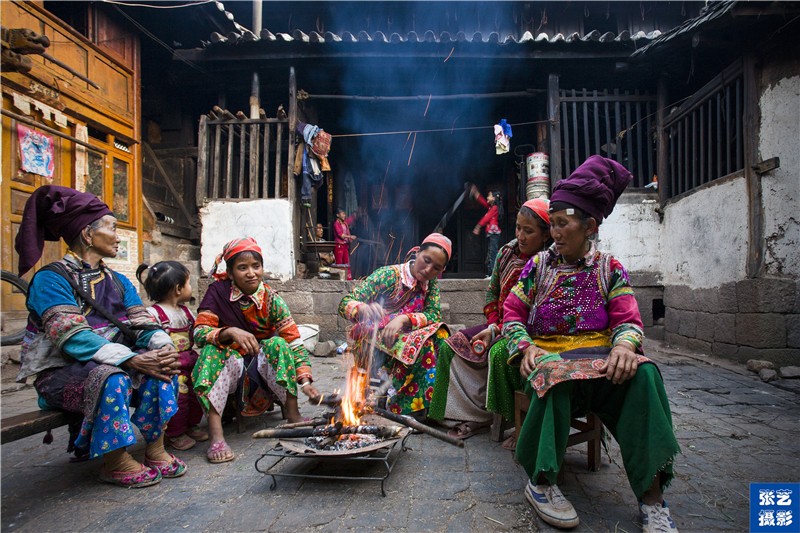 不愿走出秘境的彝族,在山上过着田园牧歌般的生活