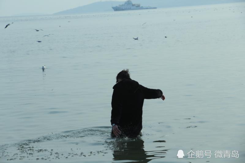 为情所困!四川小伙跳海轻生,幸得青岛热心大叔相救