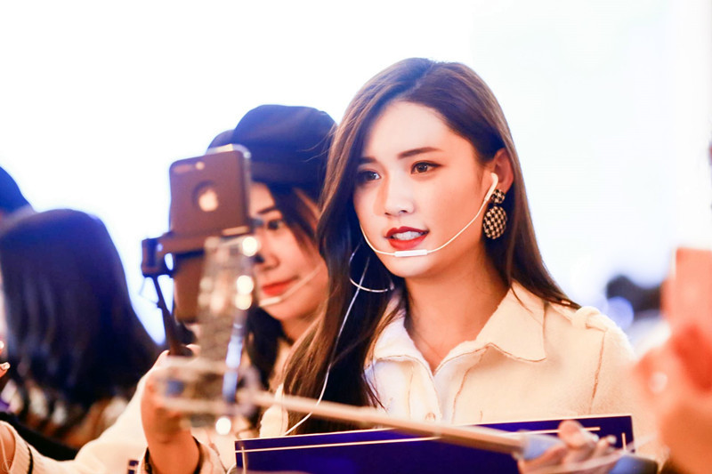 网红直播助力陕西智慧旅游 现场人气爆棚