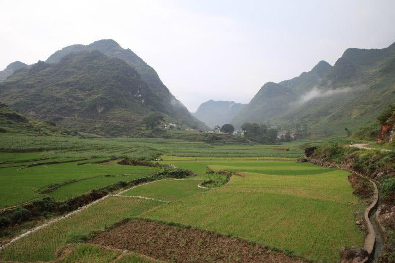 那坡县, 风景秀丽, 有独特的自然风光与绮丽的民族文化