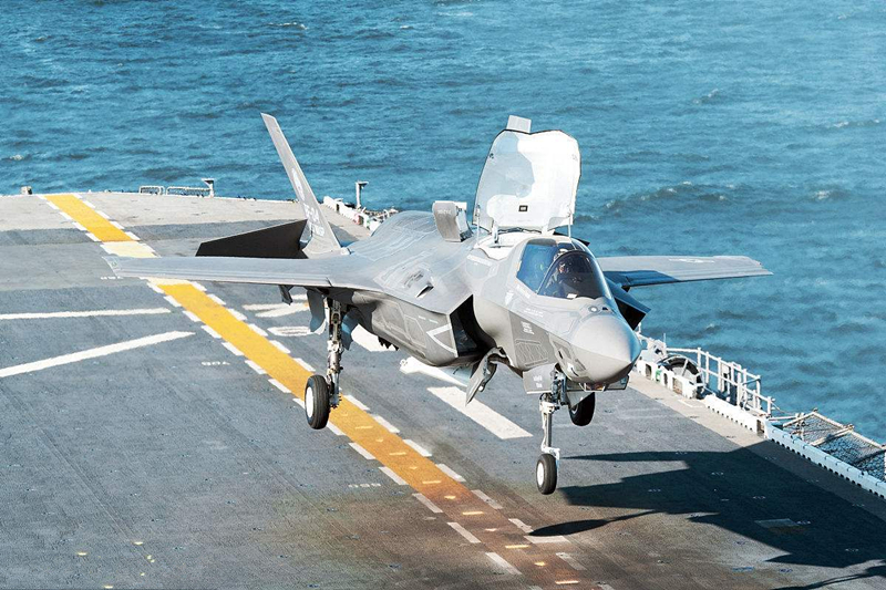 日不落帝国日落西山,苦等十年盼来航母,却丑闻连连成"花瓶"