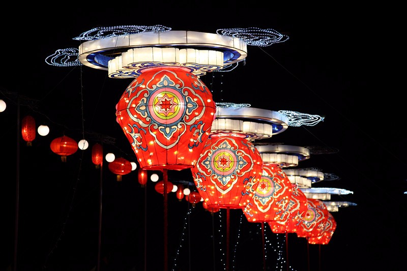 贵州贞丰:三岔河彩灯绚丽绽放迎春客