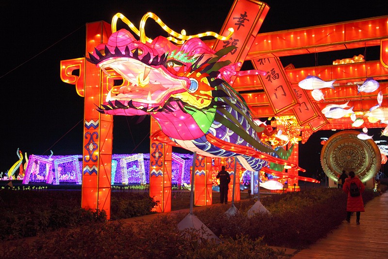 贵州贞丰:三岔河彩灯绚丽绽放迎春客