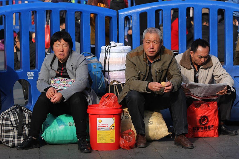 广州火车站候车数十小时,十二人讲述春运归乡的故事|广州火车站|春运