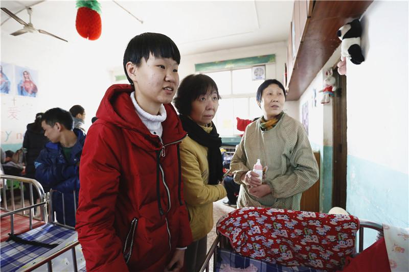 石家庄爱尔眼科医院孟凡宝总经理特意嘱咐员工购买的,当他了解到孤儿