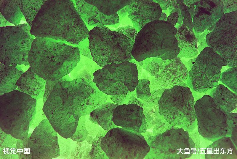 居里夫人几万次提炼才有0.1克镭, 中国赶制原子弹老百姓炼出150吨