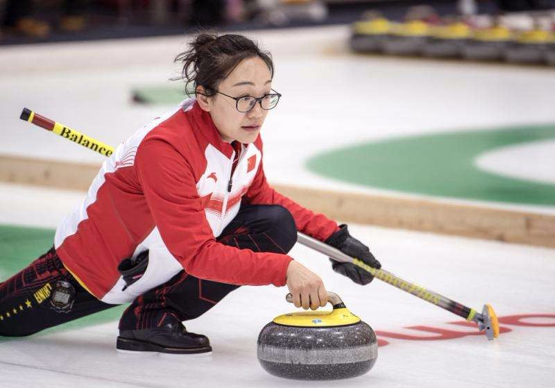 本场比赛,中国队从一开始就不在状态,王玉冰,周妍先后出现失误,就连