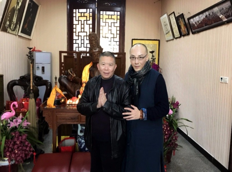 悟演法师与孙朱平合影