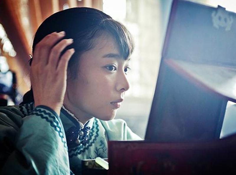 我们都知道张作霖的发妻是赵桂春,也是相当地漂亮,张首芳就是遗传了她