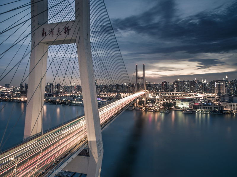 黄浦江最美大桥螺旋引桥中国独一无二行人过桥需买门票