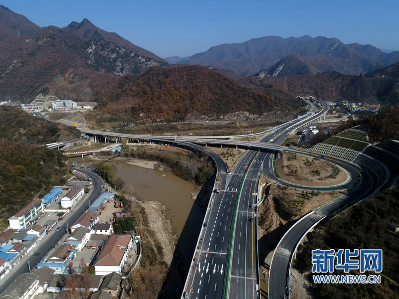 银昆线陕西境宝汉高速公路坪坎至汉中段建成通车