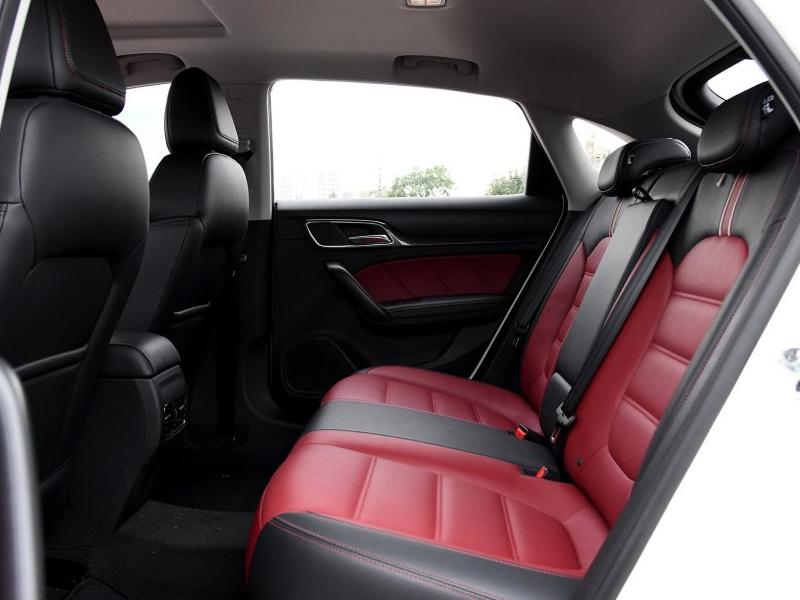 全新上汽名爵6颜值高运动范儿足, 座椅舒适空间宽大, 性价比挺不错