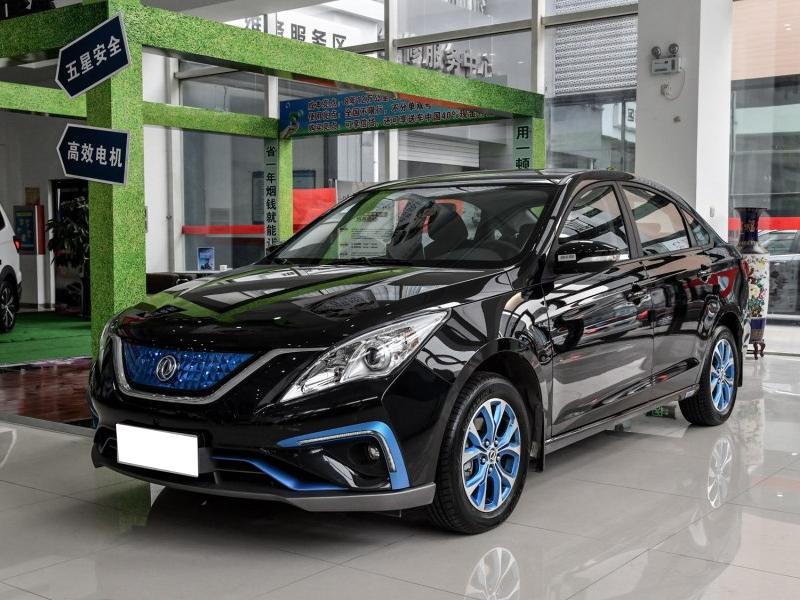 景逸s50 ev纯电动车年轻时尚, 最大续航里程近300km, 内饰简洁大方