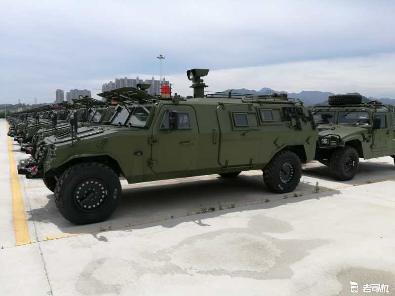 二代猛士的定位是有限越野,所以越野能力相对一代来说稍微差点