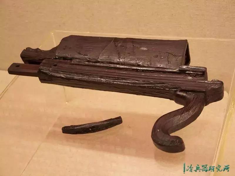 中国连弩竟有三种！到底哪一种是诸葛亮发明的？|箭矢|诸葛亮|木匣_新浪新闻