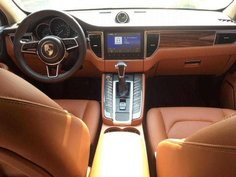 小伙16万买保时泰, 改标"保时捷", 2个月换3女友, 战绩可嘉!