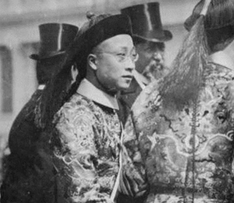 珍贵历史老照片：清朝王爷都长什么样子？和电视剧中的差别太大_新浪新闻