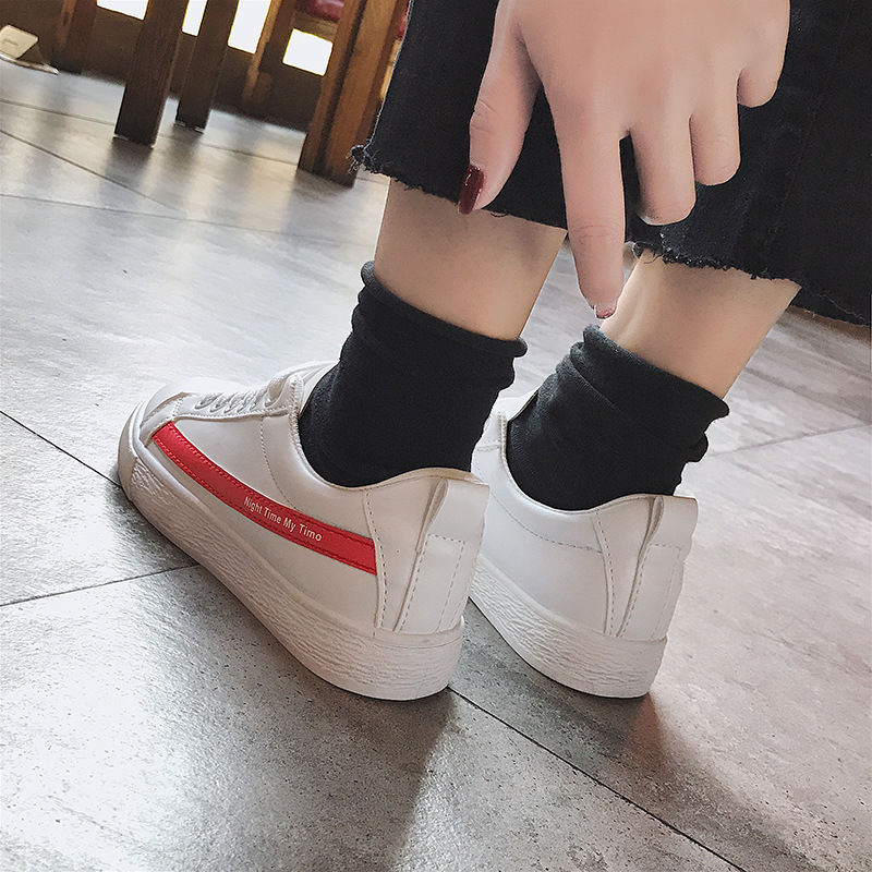 系带平底小白鞋百搭简约小白鞋,富有青春气息的的新潮车缝线,密密牢固