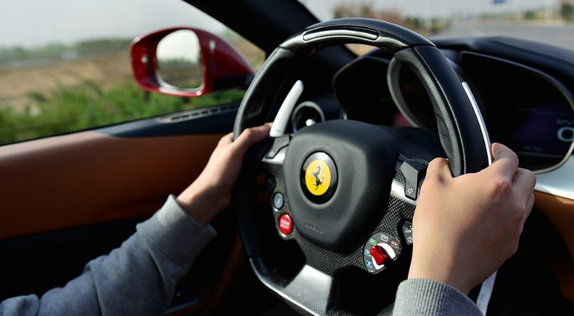 兰博基尼urus发布,suv真的太火热,法拉利也坐不住了?