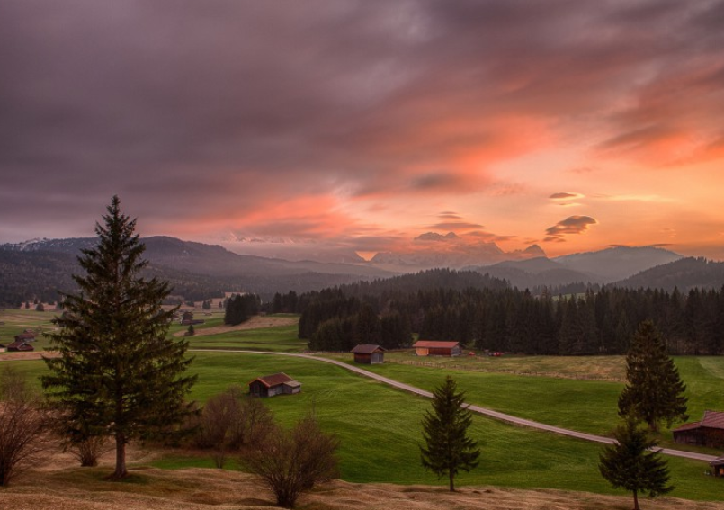 德国森林城堡建筑艺术风景图片