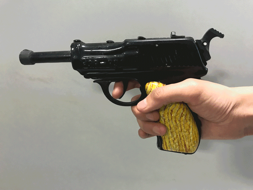 只买不卖——他用余生留住所有童年时光!