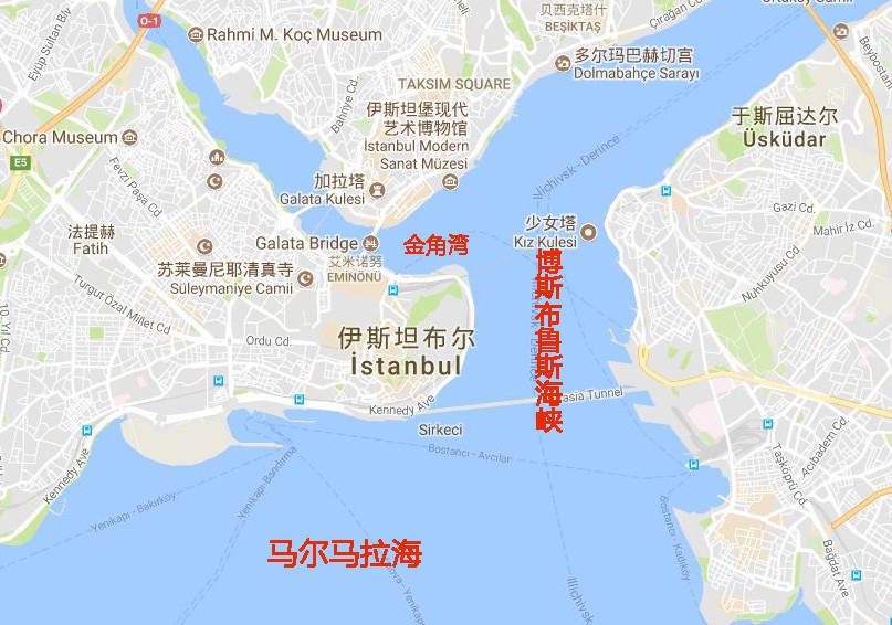 托普卡比宫矗立于博斯普鲁斯海峡,金角湾以及马尔马拉海交汇处的岩石