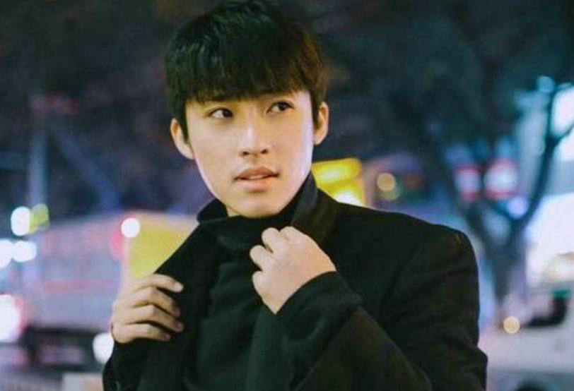 甄少祥的扮演者叫张赫,1984年9月17日出生于辽宁省沈阳市,毕业于沈阳