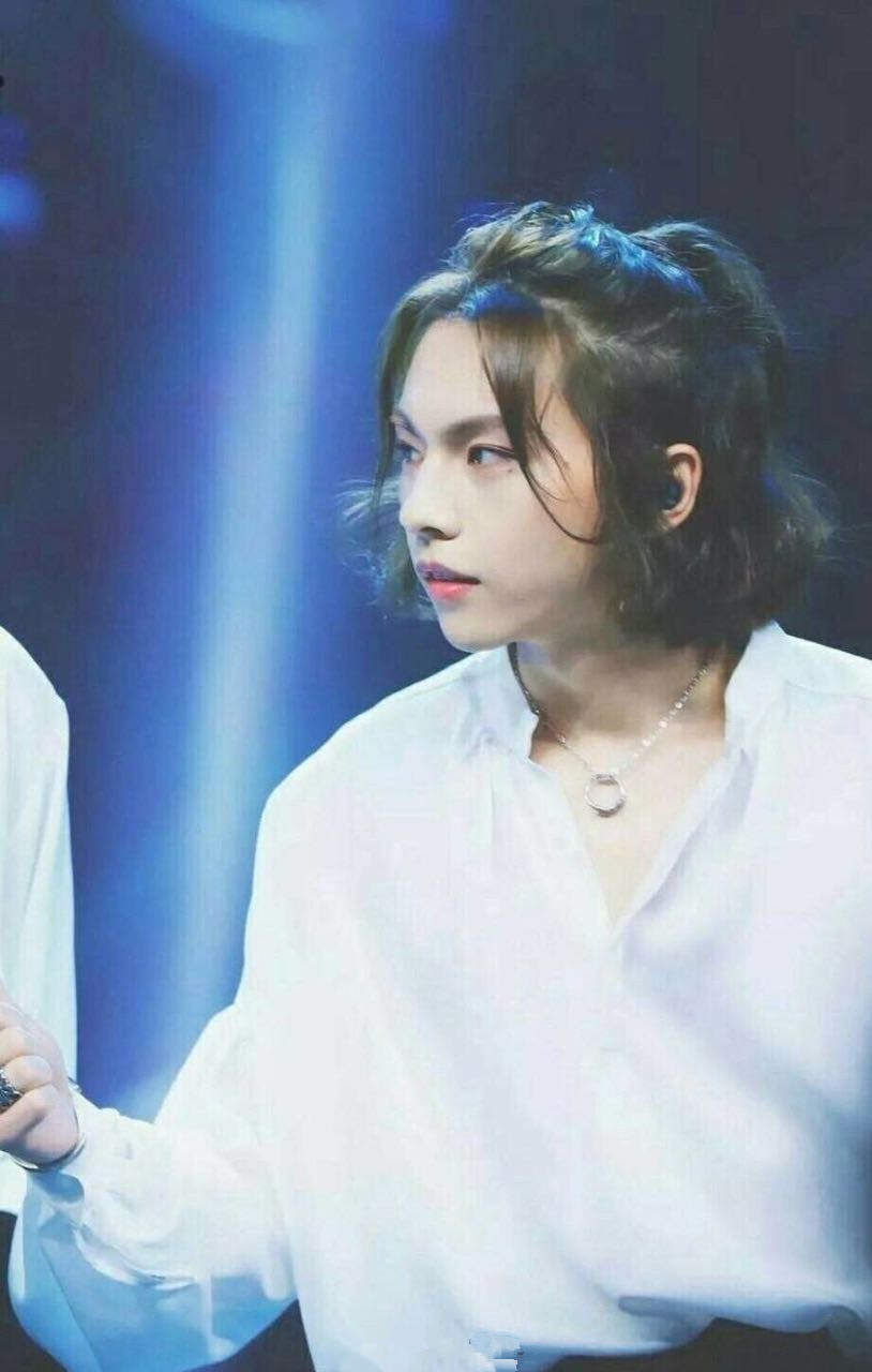 偶像练习生小半惊艳众人灵超弟弟忧郁小王子周锐妆后美翻