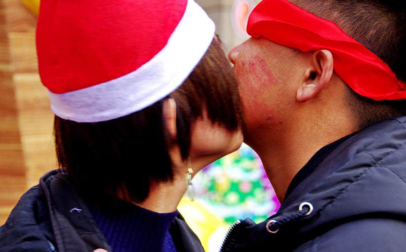 武汉街头花式接吻,最后一个我看了3遍