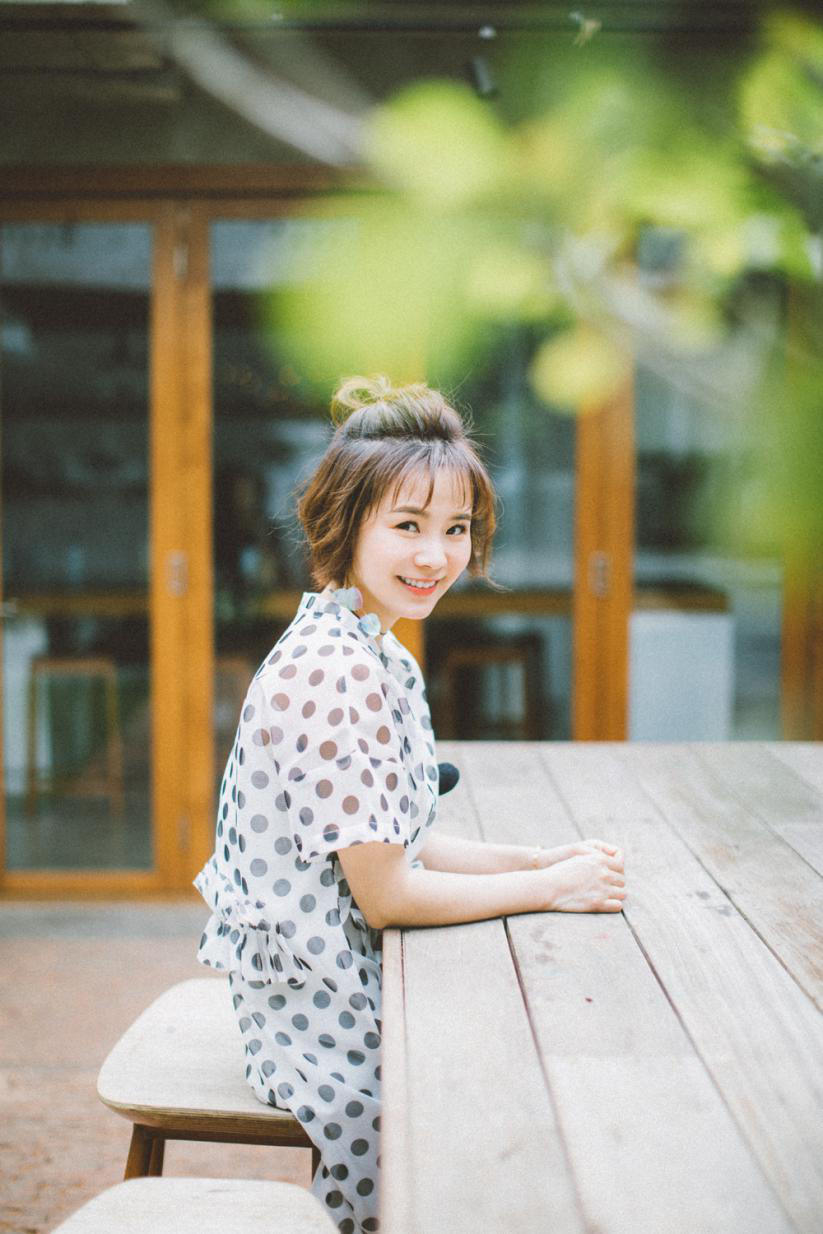 王小牙赴泰旅行,写真清新可爱被称赞