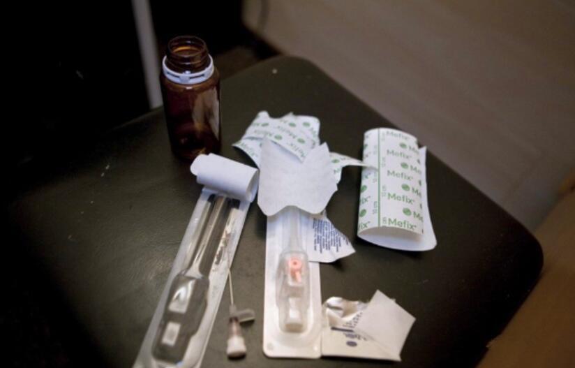 她每天带着安乐死的药物出街,但是她拥有合法执照的相关执照.