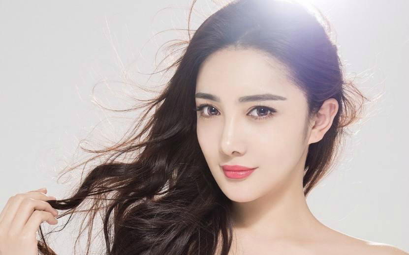 演员任娇坠楼身亡事件,至今还没调查结束.