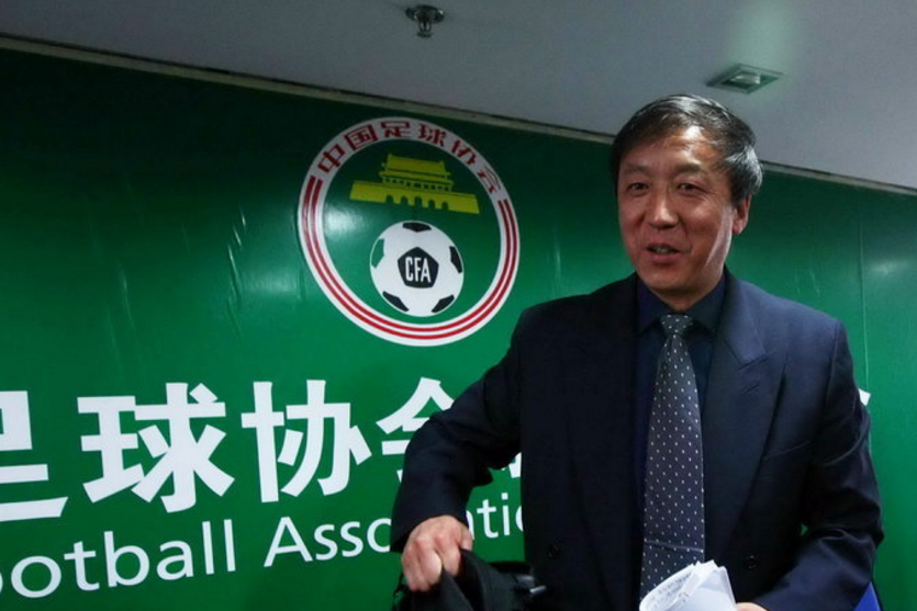 正文  上个赛季由于足协开出的每一张罚单都是由王小平签字.