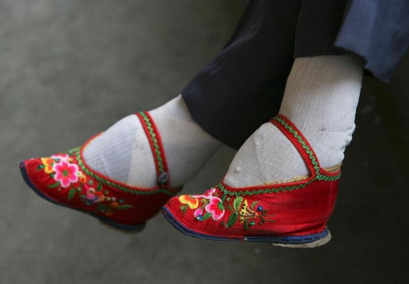 那些年的裹脚老人这才是原始的小脚太太最后一张让人不忍直视