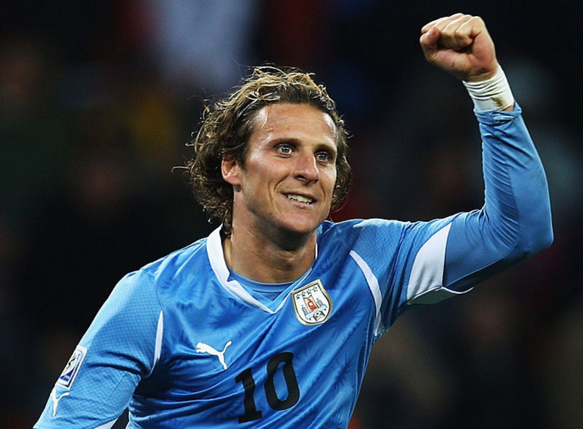 乌拉圭著名球星昨日亮相港超,曾获世界杯金球奖,下月征战亚冠