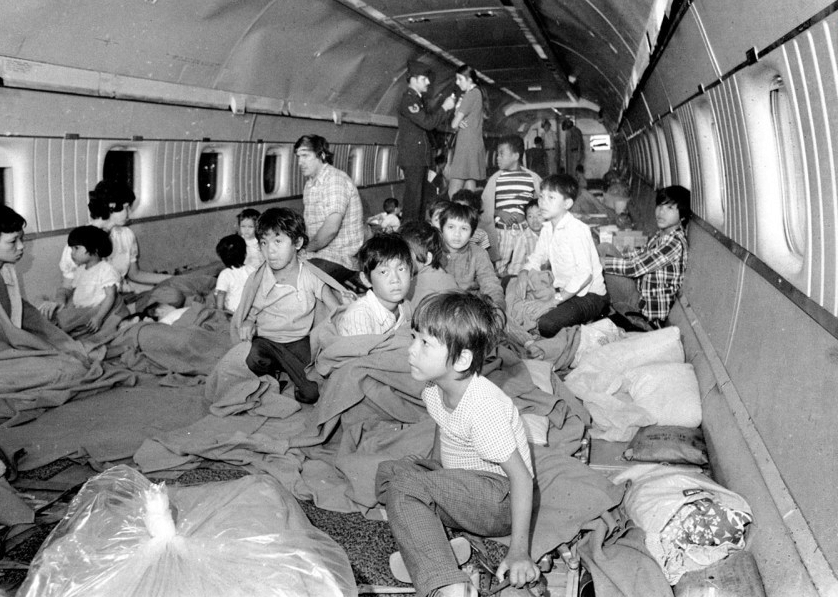 法令允许从1962年1月到1976年1月在越南出生的美亚混血儿获取美国国籍