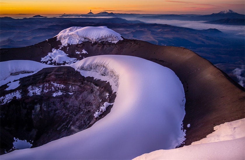 去厄瓜多尔攀登科多帕希火山