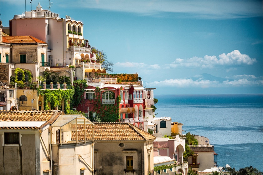 意大利小镇波西塔诺于11月开始征收摄影税税费高达15万元