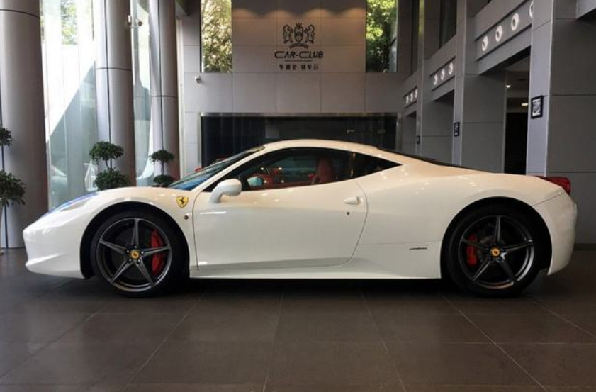 不一样的暴力体验法拉利458白色时尚版