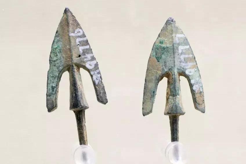 中国古代的箭头跟国外的有什么不同?说说箭镞铤的发展史|箭镞|双翼|时期|发展史|箭头_新浪新闻