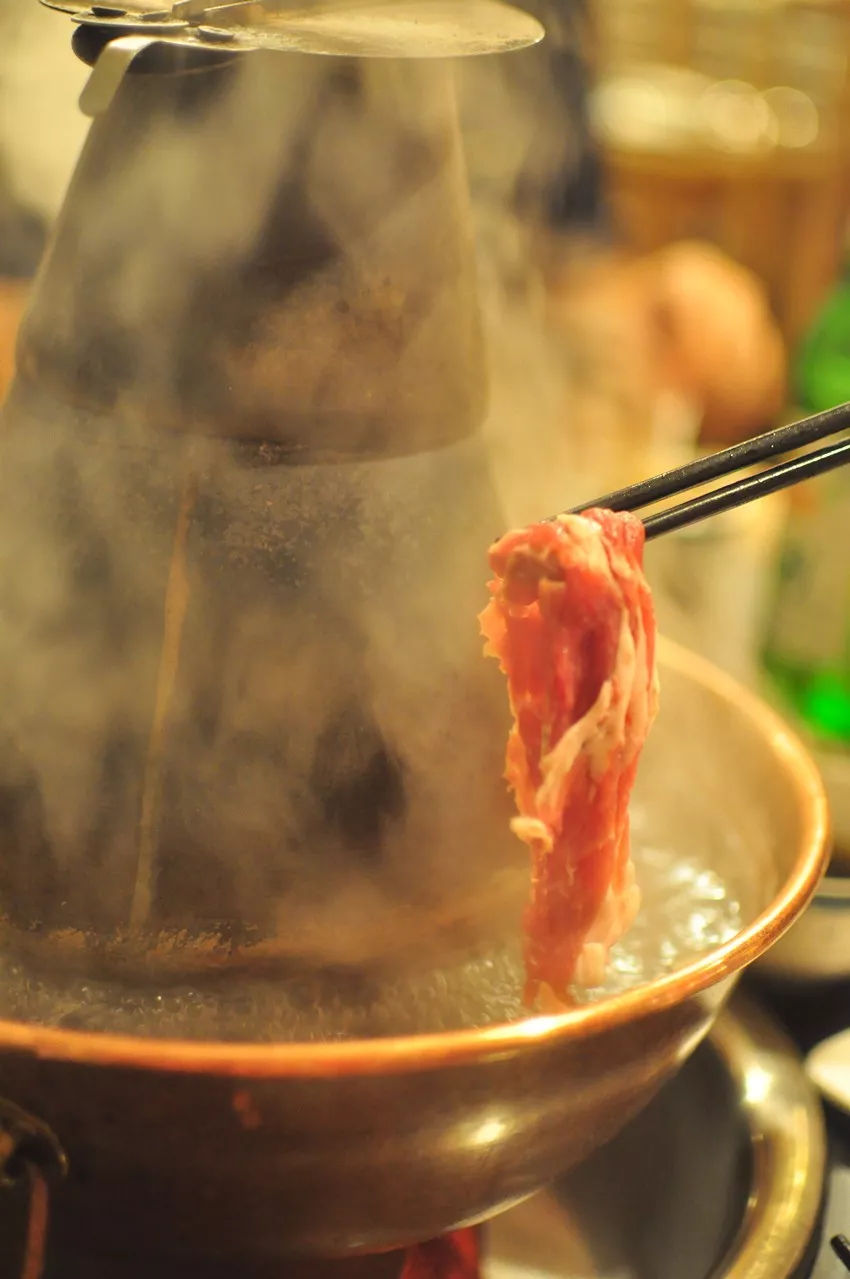 那一场大雪纷飞夜的铜锅涮肉的爱情往事