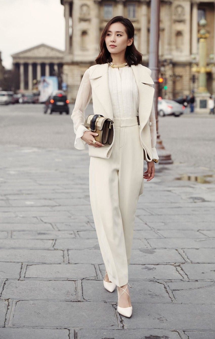 刘诗诗亮相活动,化妆美颜也难掩老态,网友:吴奇隆杀伤力真大!